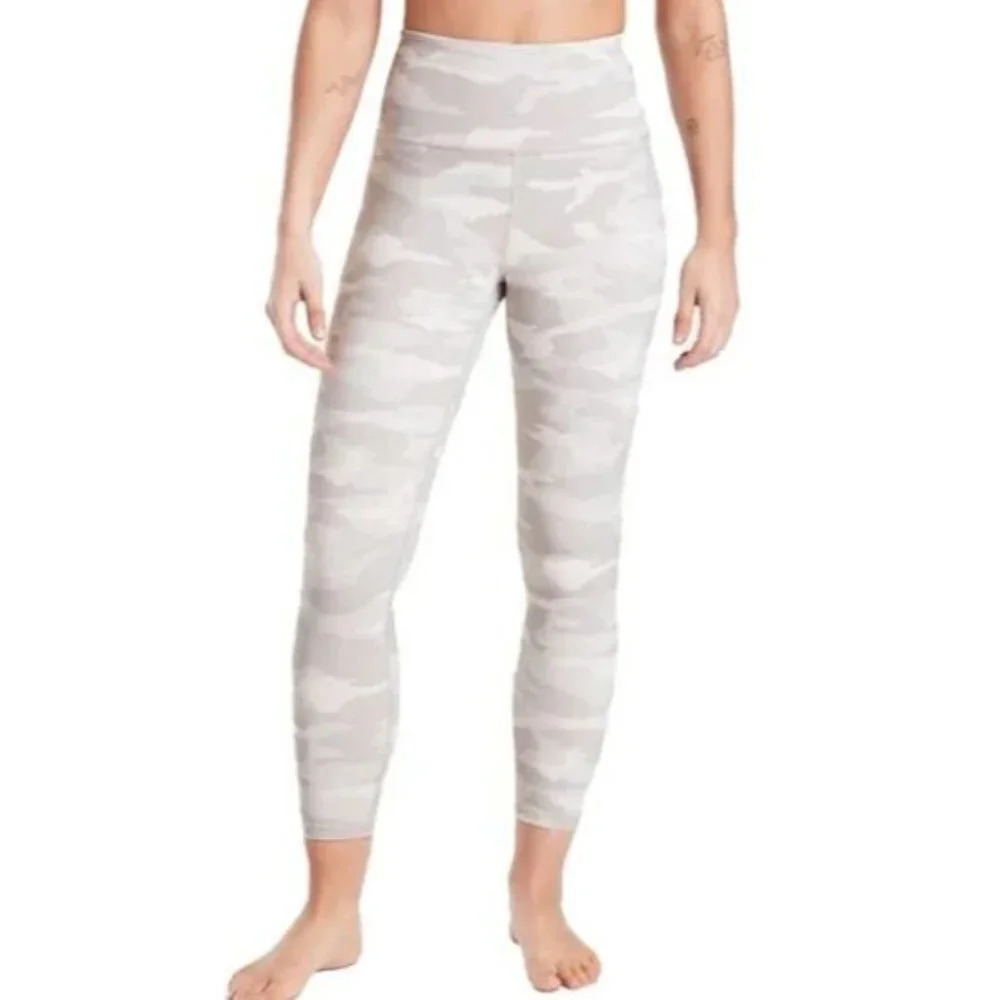 Athleta Elation Camo 7/8 Tight in Taupe-sz Small